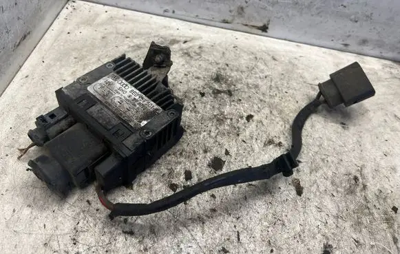 Audi A4 S4 B7 8E 8H Coolant fan relay 8E0959501P