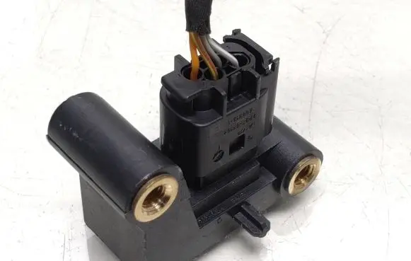 BMW 5 E60 E61 Airbag deployment crash/impact sensor 6977398
