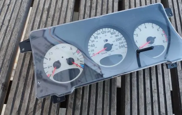 Chrysler PT Cruiser Speedometer (instrument cluster) 04671535AJ