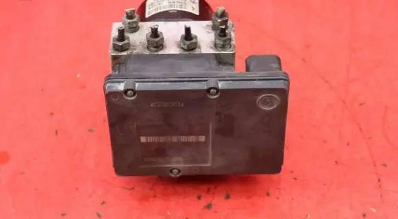 Volvo XC90 ABS Pump P30793446