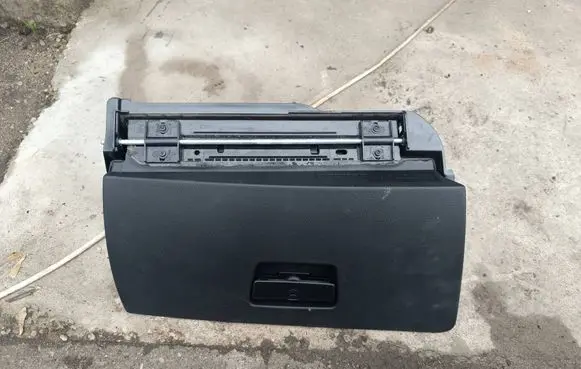 BMW 3 E90 E91 Glove box 7075477