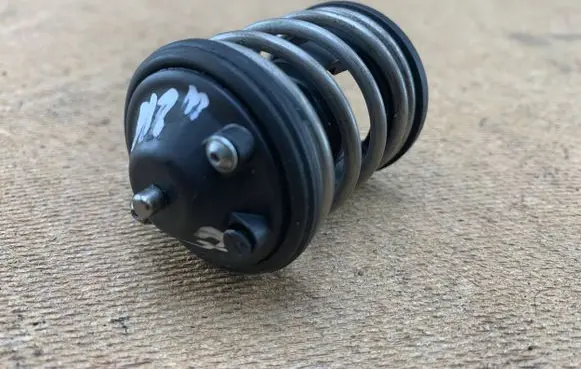 BMW 1 E81 E87 Thermostat housing 11517805192 7805192