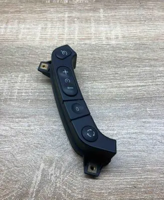 BMW 5 E39 Steering wheel buttons/switches 8368969