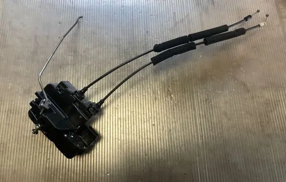 Chevrolet Captiva Front door lock
