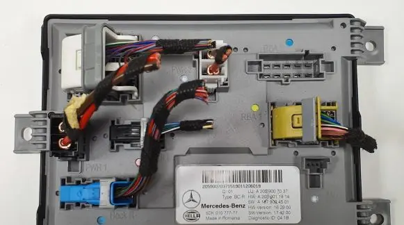 Mercedes-Benz C W205 SAM control unit A2059007037