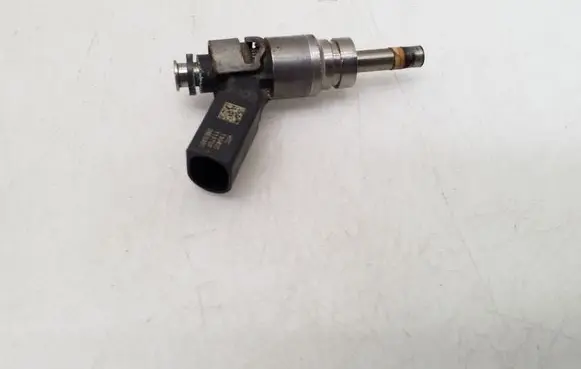 Audi A6 S6 C6 4F Fuel injector 06E036C