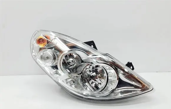 Renault Master III Headlight/headlamp 260100049R
