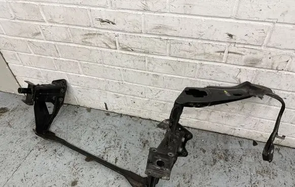 Mercedes-Benz S W221 Radiator support slam panel