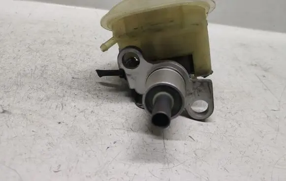 Volkswagen PASSAT B5.5 Master brake cylinder