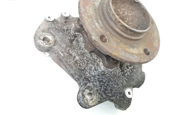 Front wheel hub spindle knuckle