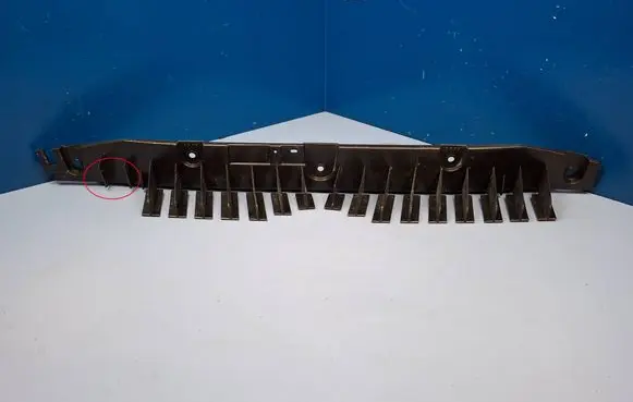 Rear bumper mounting bracket