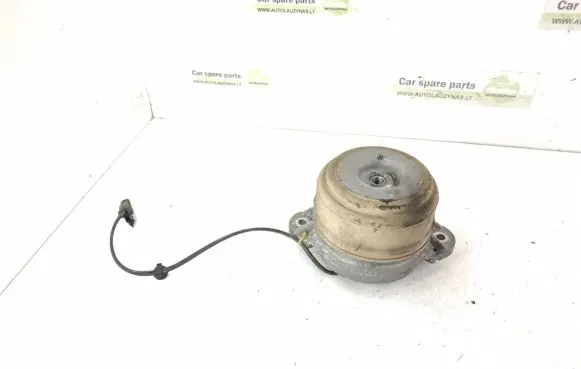 Mercedes-Benz GLK (X204) Engine mount bracket 2042401917 2042404117