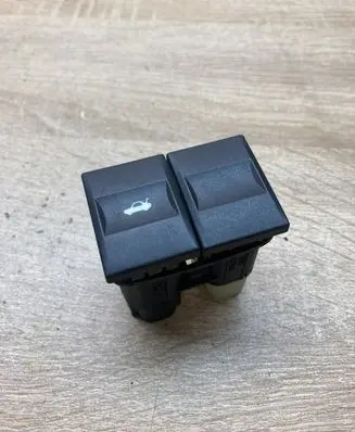 Ford Mondeo Mk III Tailgate opening switch 1S7T19B514AA