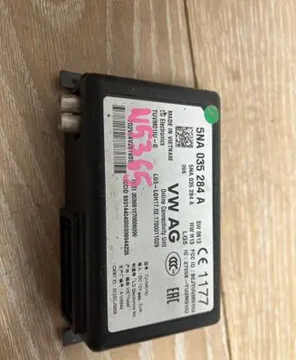 Volkswagen PASSAT B8 Gateway control module 5NA035284A