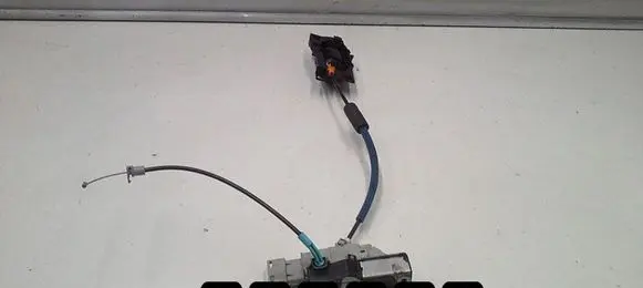 Citroen C6 Front door lock 