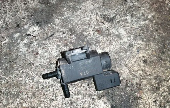 Toyota Corolla Verso AR10 Turbo solenoid valve 258600R010
