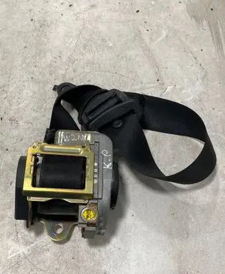 Mercedes-Benz E W211 Front seatbelt 561014701 008R000