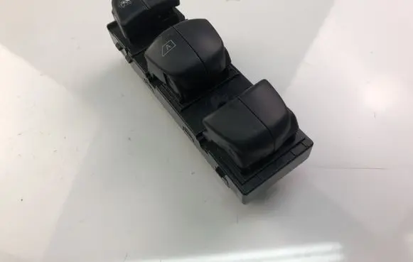 Mazda 3 I Electric window control switch 15728SN