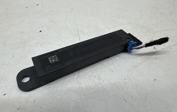 Mercedes-Benz GLB x247 Keyless system antenna A1679054700