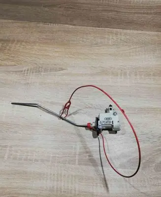 Volkswagen PASSAT B6 Fuel tank cap lock motor 4F0862153B