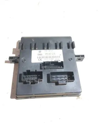 Audi Q7 4L Comfort/convenience module 4F0907279 F005V00581