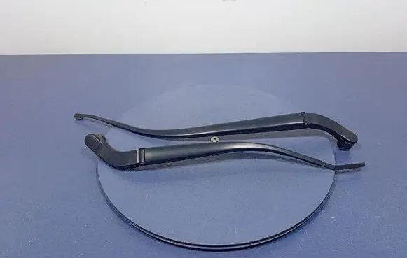 Mazda 3 II Front wiper blade arm 