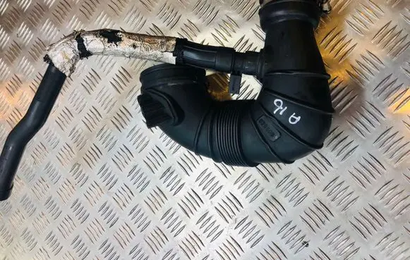 Mercedes-Benz C W204 Air intake duct part A6510900337
