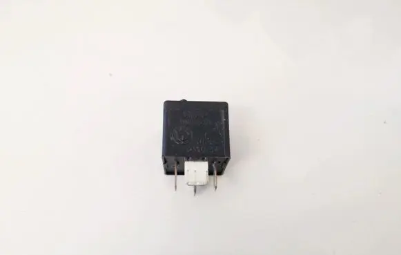 BMW 5 E60 E61 Other relay 61366901469 v23136-j6-x48