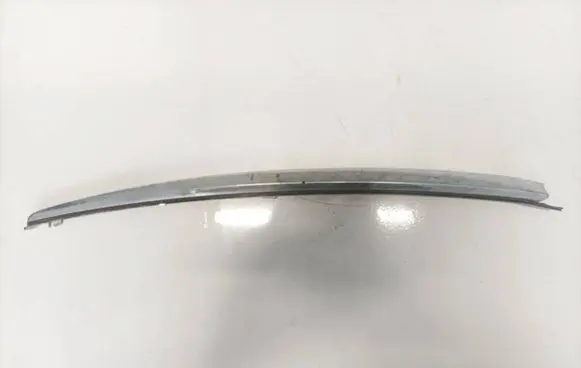 Toyota Avensis Verso Trunk door license plate light bar 76813-05010