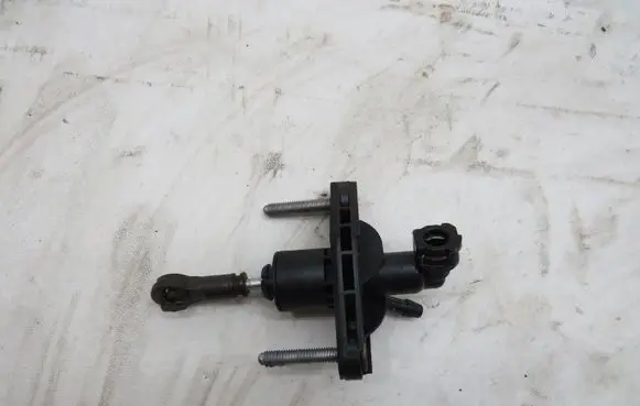 Suzuki Swift II Clutch slave cylinder KRIS235789