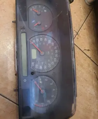Volvo S70 V70 V70 XC Speedometer (instrument cluster) 69794670T 9148932