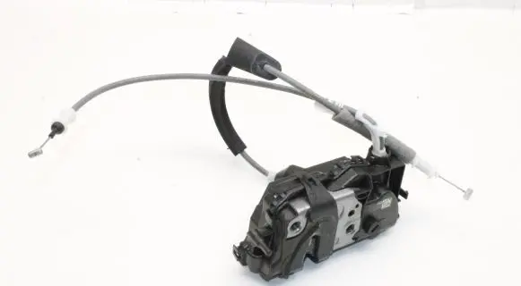 Opel Mokka B Front door lock PSA444555