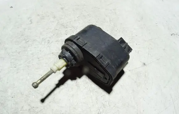 Audi 100 S4 C4 Headlight level adjustment motor 00437545