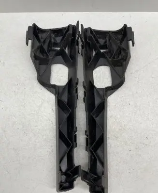 Ford Focus Front bumper mounting bracket 4M5117E856AC