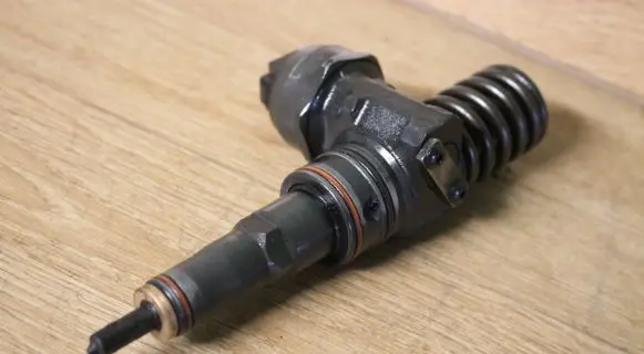 Volkswagen Golf IV Fuel injector 038130073AL