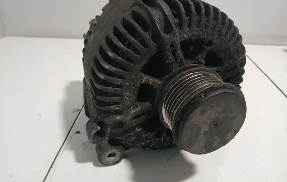 Volkswagen PASSAT B6 Generator/alternator 021903026L