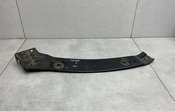 Volkswagen Tiguan Radiator support slam panel bracket 5N0805931B