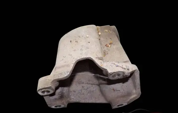 Audi A8 S8 D2 4D Gearbox mounting bracket 4D0399113H