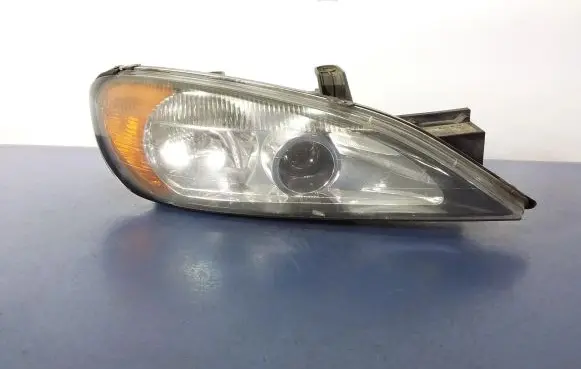 Nissan Primera Headlight/headlamp 260109F600