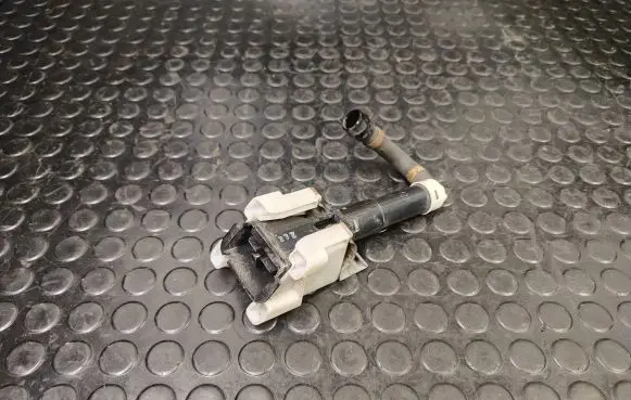 Nissan Murano Z51 Headlight washer spray nozzle 63957