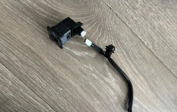 Toyota bZ4X Passenger airbag on/off switch 2093R52