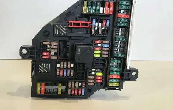 BMW 5 F10 F11 Fuse module 9264923 417033452