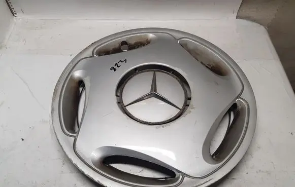 Mercedes-Benz E W210 R15 wheel hub/cap/trim A2104010024
