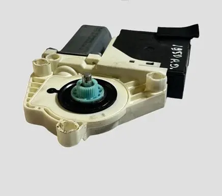 Volkswagen PASSAT B6 Front door window regulator motor 1K0959793N 974627107 F005S00348
