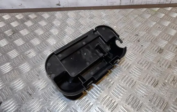 Audi A3 S3 8V Quarter panel pressure vent 8V5827569