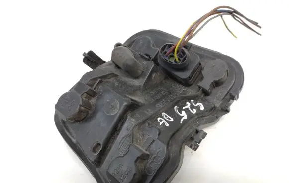 Audi A4 S4 B7 8E 8H Tail light bulb cover holder 965084