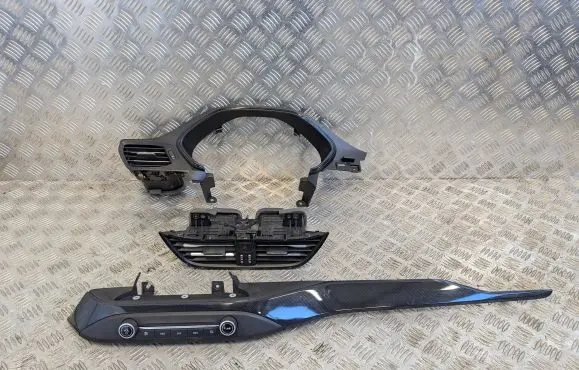 Ford Focus Dash center air vent grill