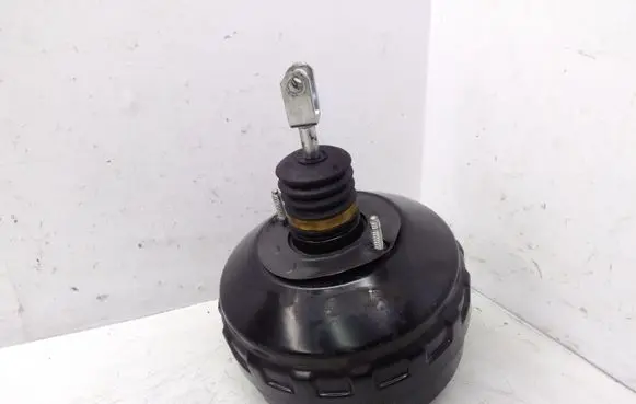 BMW 1 E81 E87 Brake booster 6785645