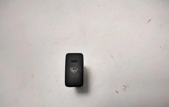 Lexus IS 220D-250-350 Windscreen/window heater switch 15A280