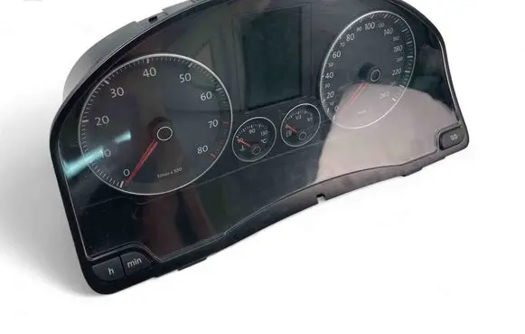 Volkswagen Golf Plus Speedometer (instrument cluster) 1K0920874A